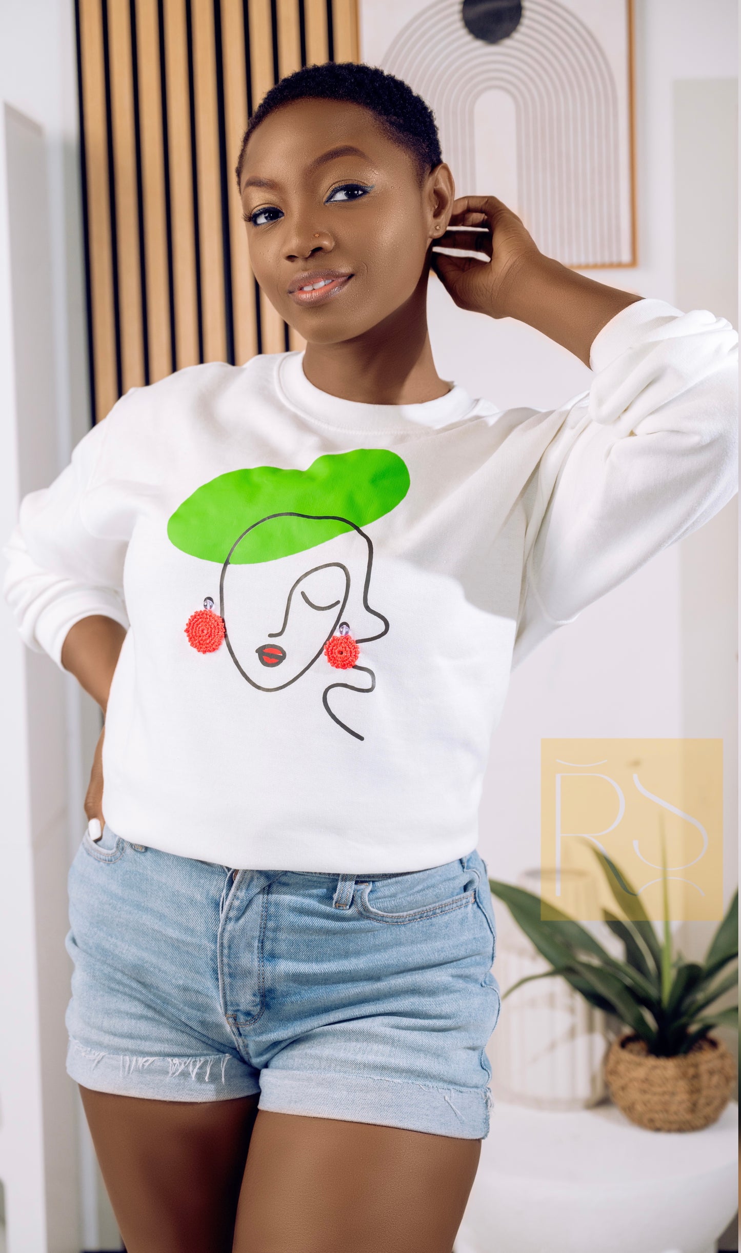 Sweatshirt